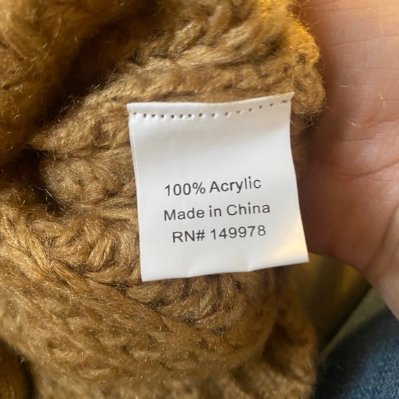 Arianna by Howards | Back Tie Knit Wide Sleeve Sweater | Small/Medium - Picture 4 of 5